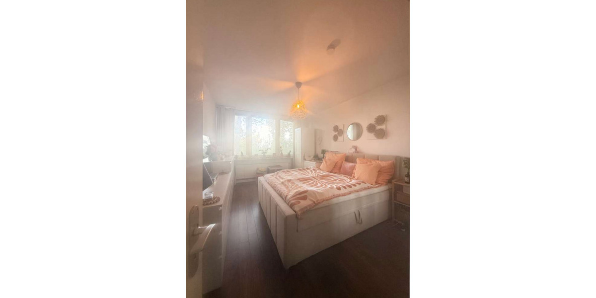 Etagenwohnung Düsseldorf Bilk - 2 Zimmer, 62 m&sup2;, 806&euro; | Angebot:25689248