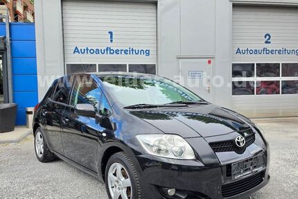 Toyota Auris 228.871 km 4.999 &euro; Düsseldorf 40589