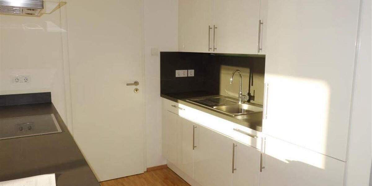 Etagenwohnung Mönchengladbach Stadtmitte - 2 Zimmer, 103 m&sup2;, 1.379&euro; | Angebot:25778925