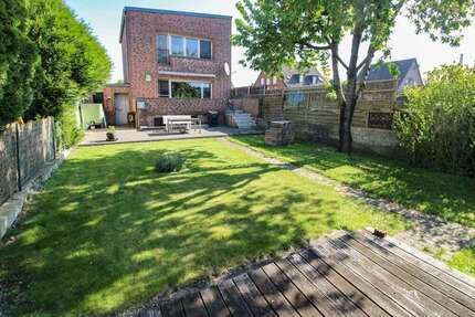 Haus zum Kaufen in Grevenbroich 365.000 € 175.01 m²
