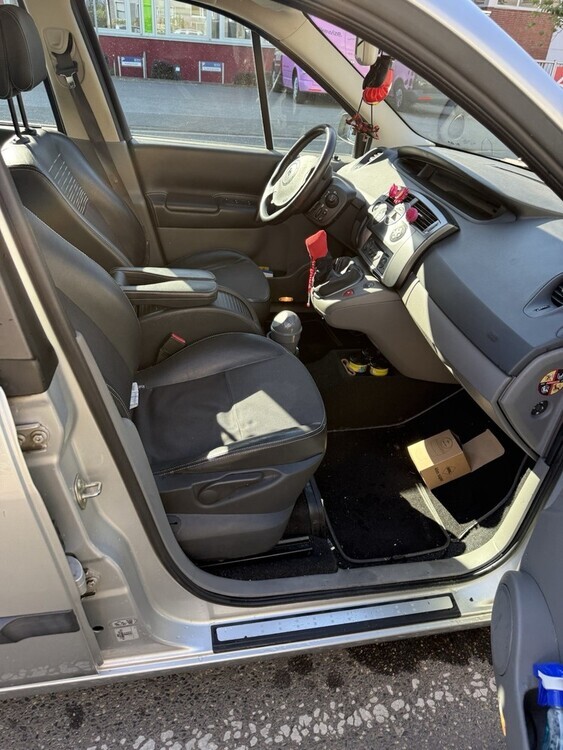 Renault Scenic 115.000 km 3.999 € Heiligenhaus 42579