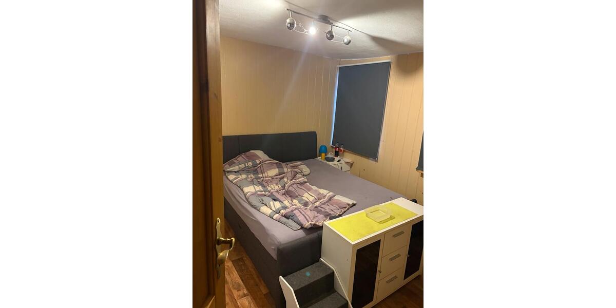 Dreifamilien Haus zur Sanierung 8 zimmer