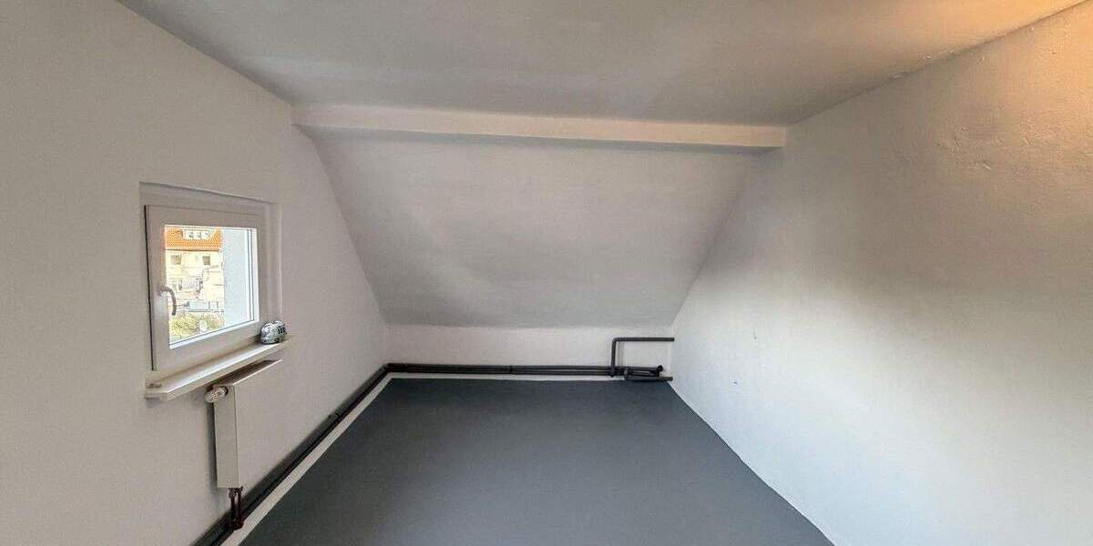 Frisch renovierte Wohnung im Zweifamilienhaus mit Garten direkt an der Regattabahn in DU-Wedau 4 zimmer