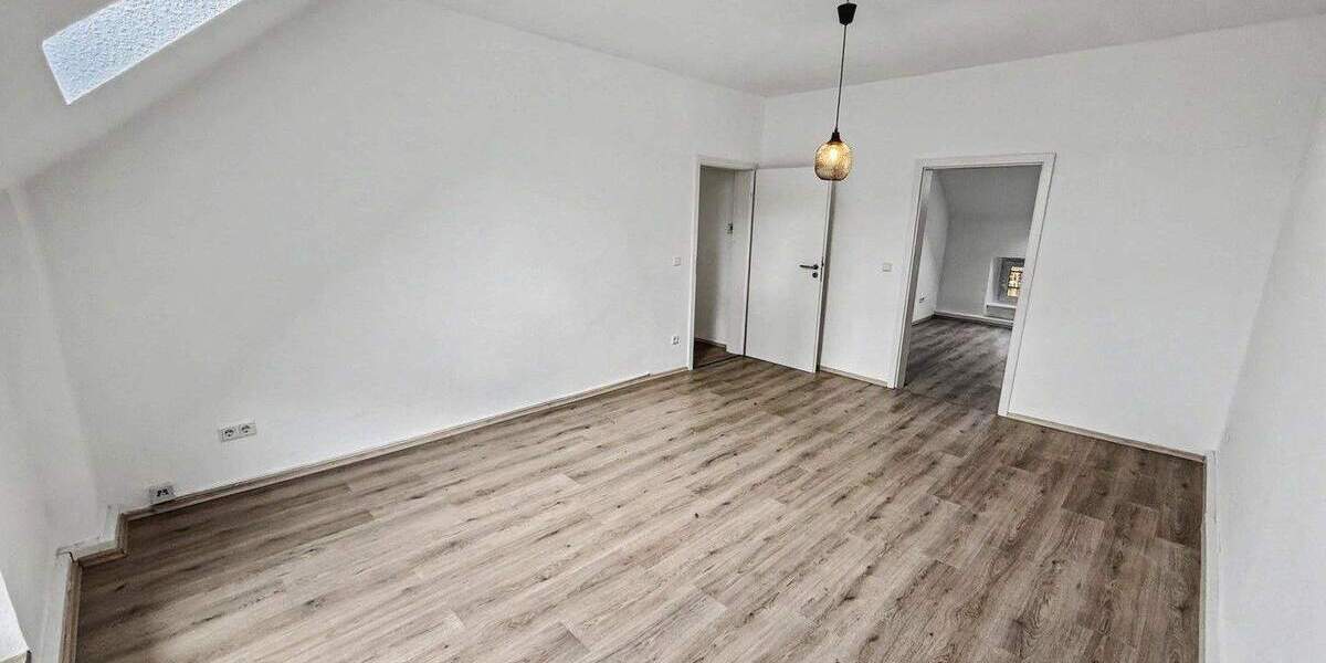 Renovierte 3 Zimmer Wohnung im Altbau 3 zimmer