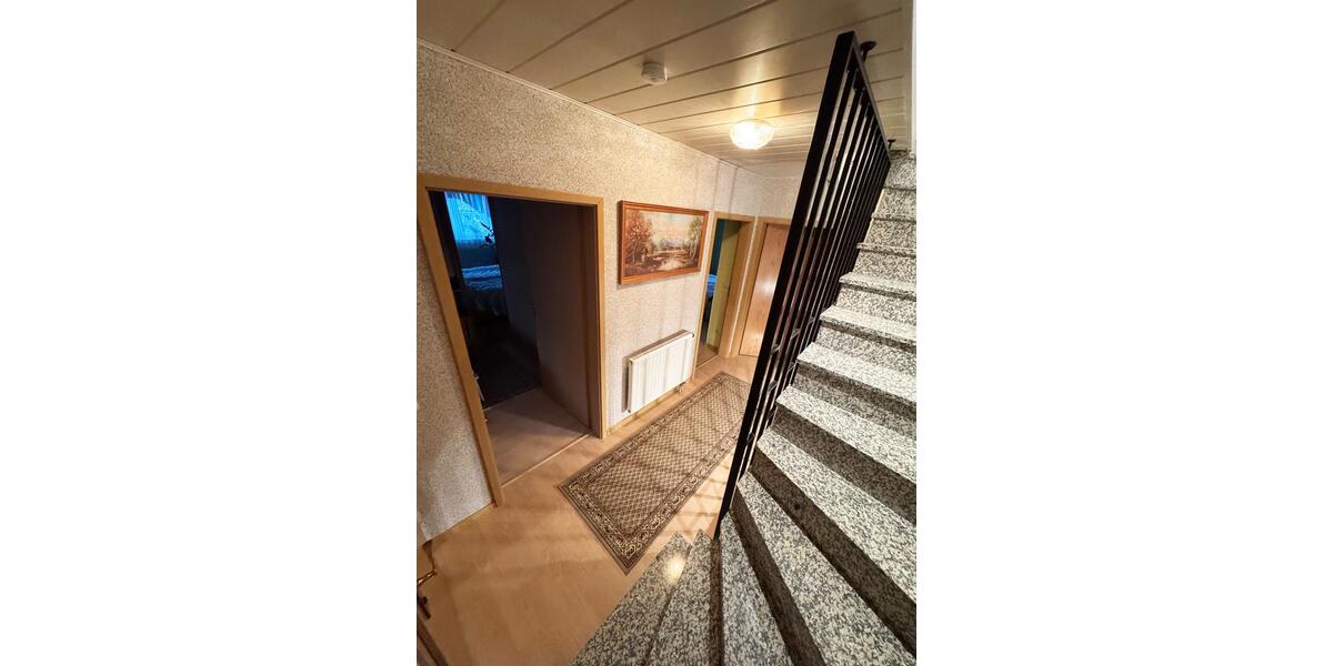 Gepflegtes Familienhaus mit Garten und PV-Anlage in Neuss 6 zimmer