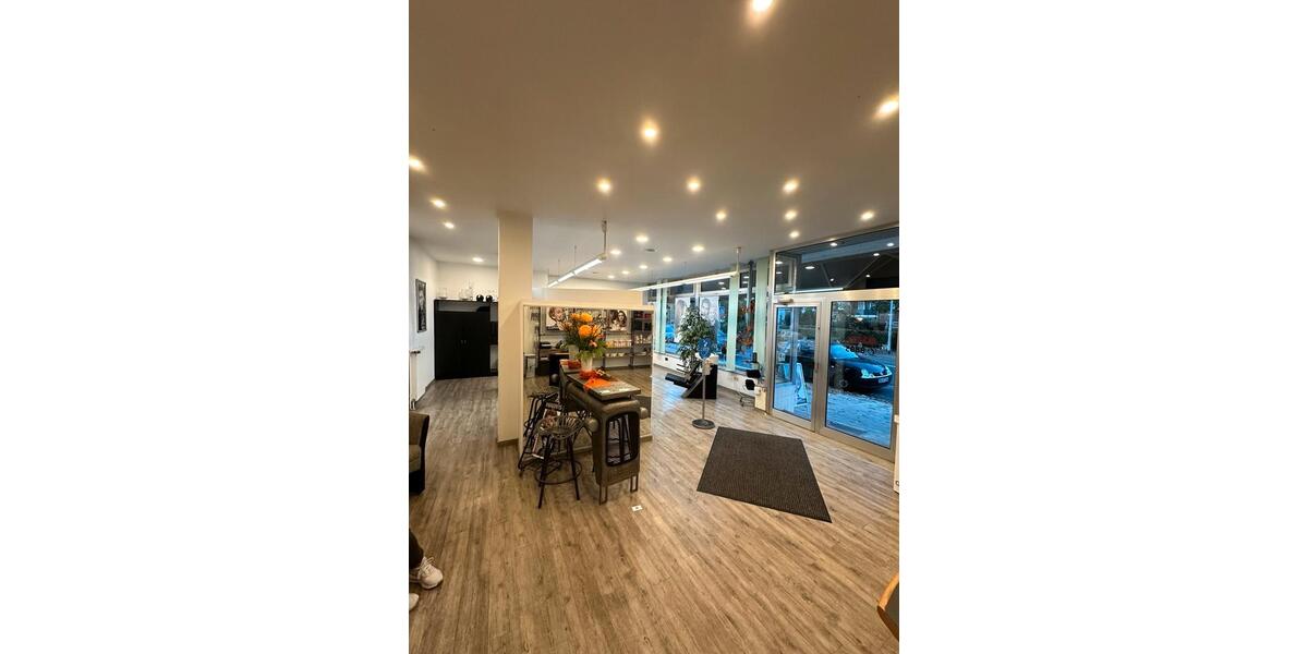 Gewerbefläche 177 m² in Duisburg-Homberg | 8-Stellplätze | VB zimmer