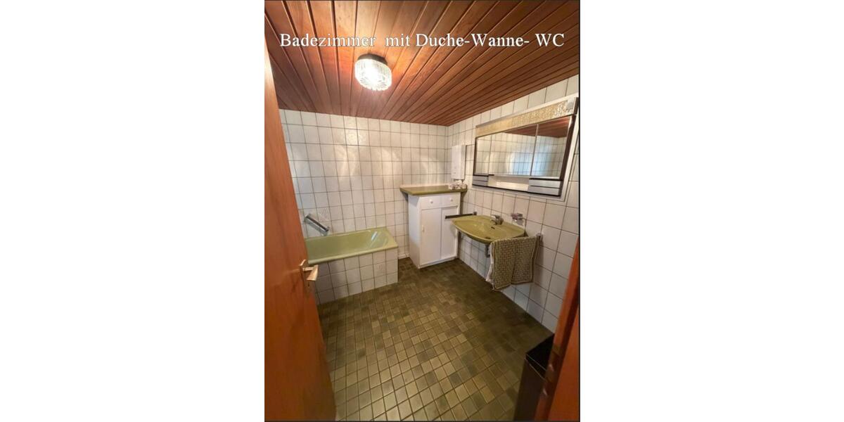 Doppelhaushälfte mit großer Garage und Garten 5 zimmer