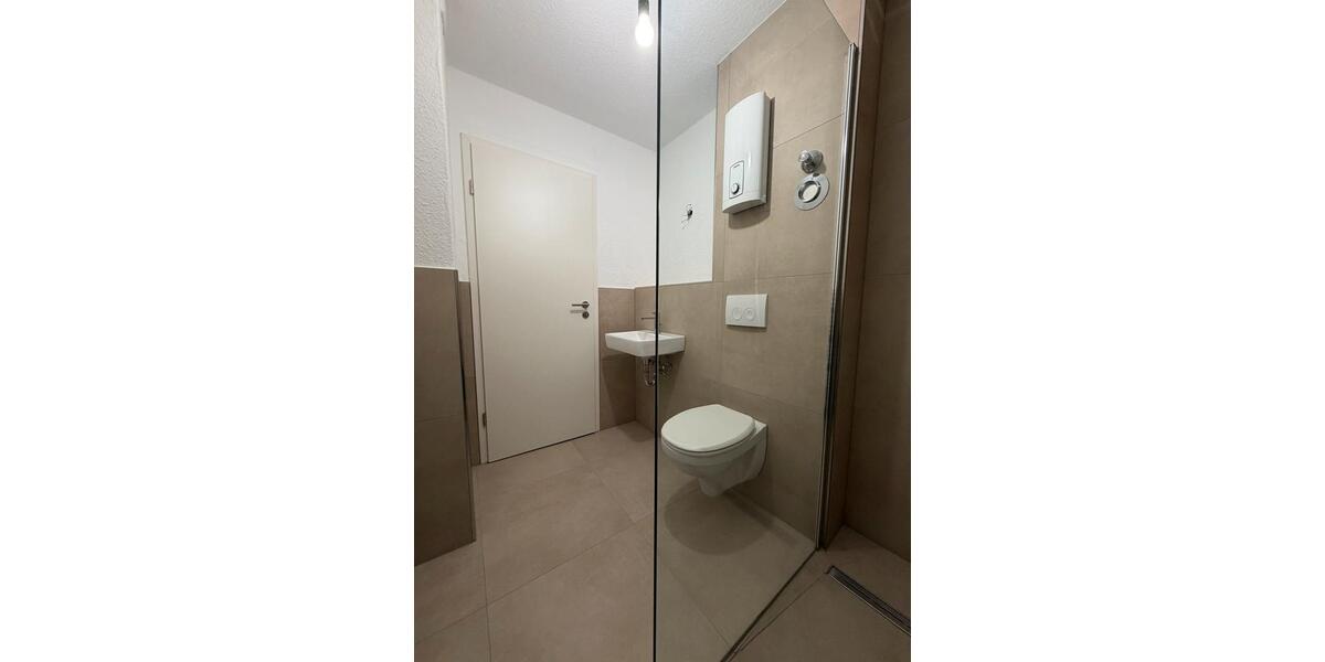 Dachgeschoßwohnung Duisburg Mittelmeiderich - 2 Zimmer, 78 m&sup2;, 900&euro; | Angebot:25790437