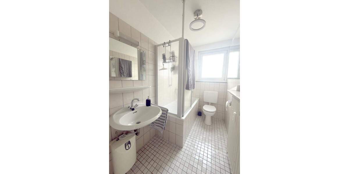 Einbauküche! Tageslichtbadezimmer! Aufzug! Super Lage! 2 zimmer