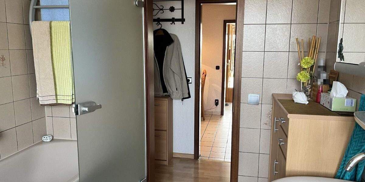 Etagenwohnung Duisburg Bergheim - 3 Zimmer, 81 m&sup2;, 175.000&euro; | Angebot:25746767