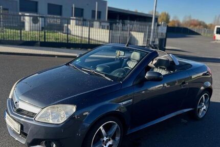 Opel Tigra 83.000 km 3.300 &euro; Jüchen 41363