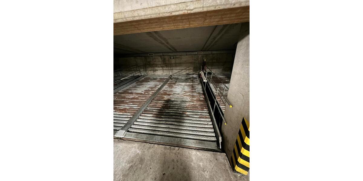 Garagen / Stellplätze Düsseldorf Stadtbezirk 2 - 75&euro; | Angebot:26162547