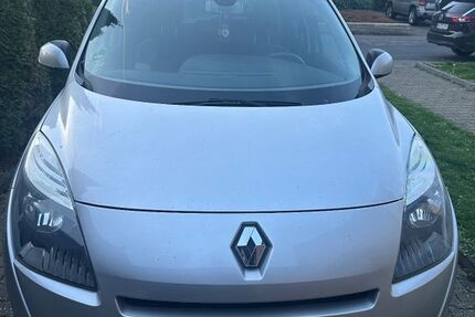 Renault Scenic 149.000 km 4.200 € Düsseldorf 40591
