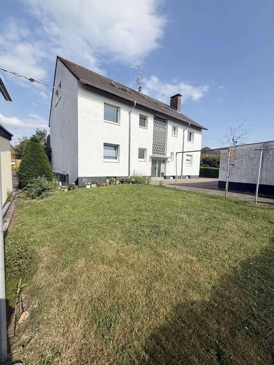 Haus zum Kaufen in Langenfeld 900.000 € 317 m²