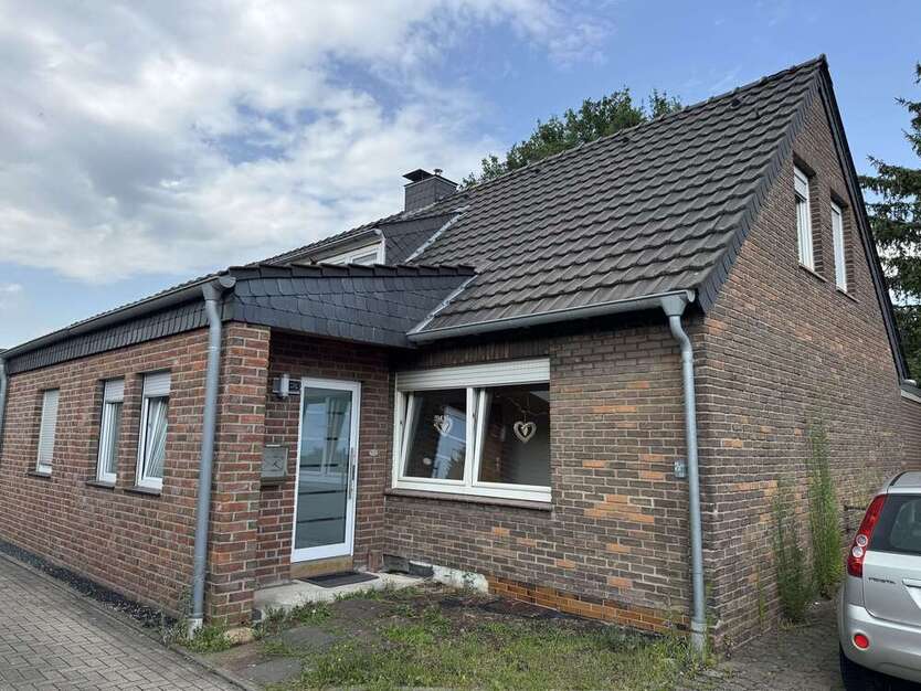 Haus zum Mieten in Neukirchen-Vluyn 900 € 90 m²