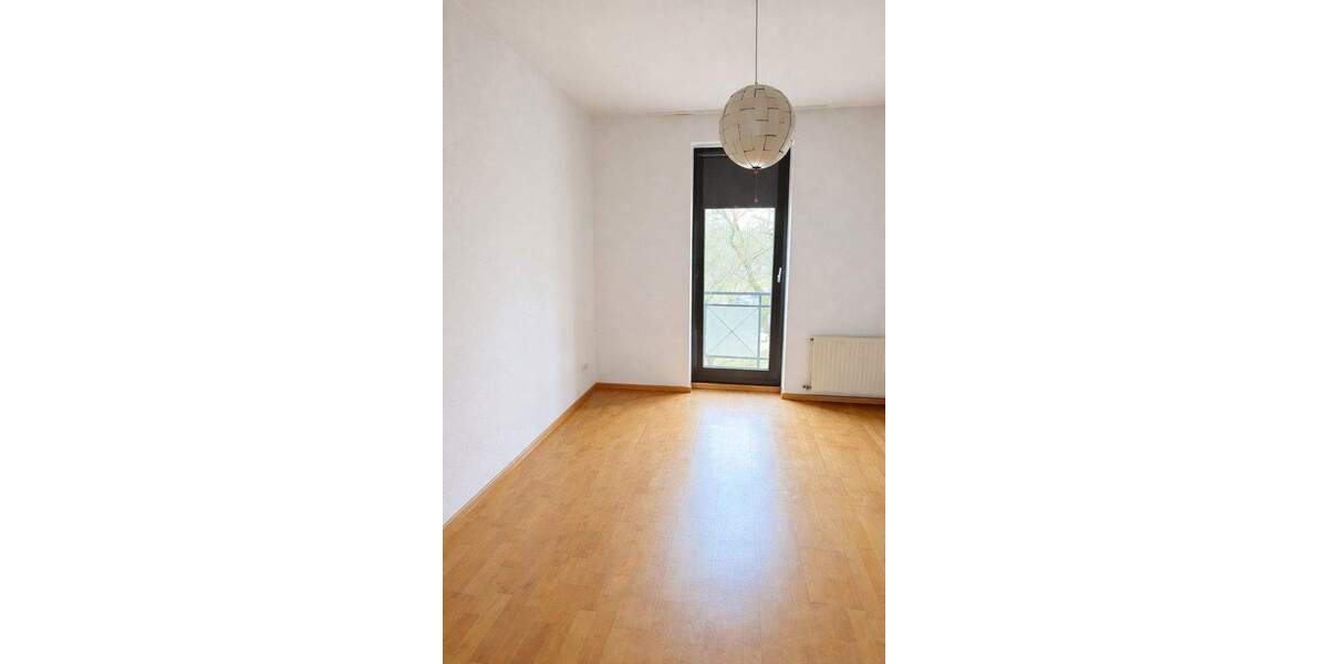 Etagenwohnung Krefeld Cracau - 3 Zimmer, 101 m&sup2;, 1.150&euro; | Angebot:25659232