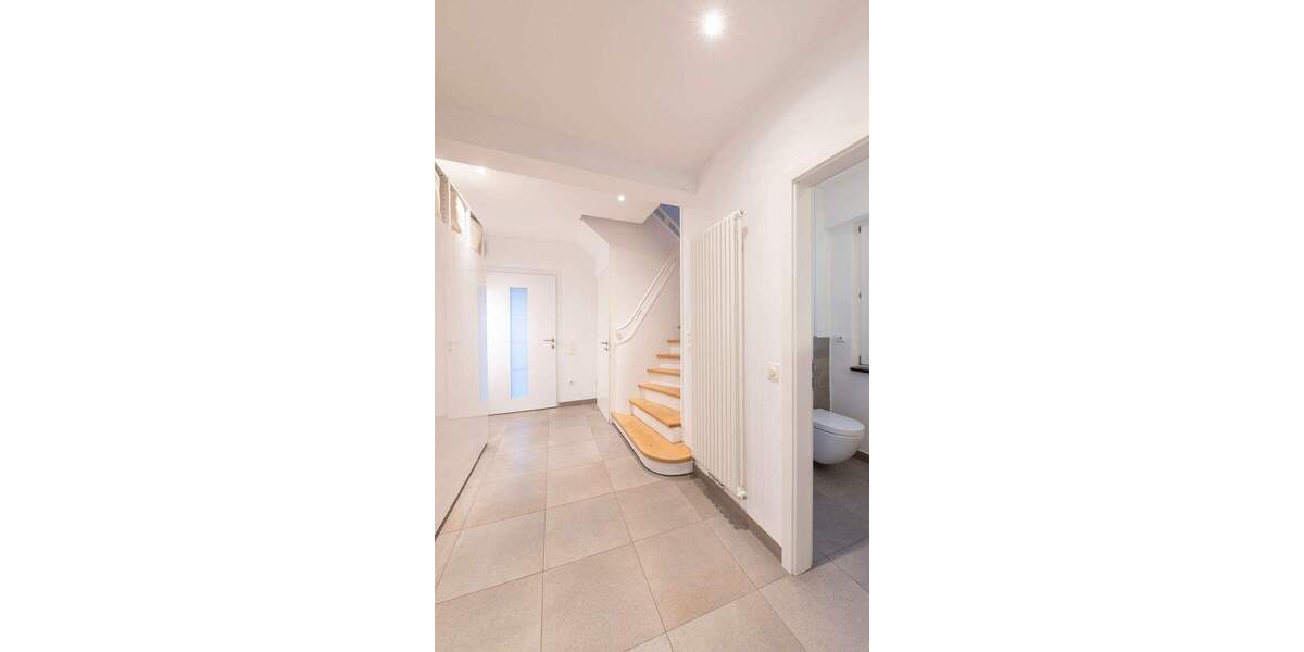 * Freistehendes Einfamilienhaus mit hoher Lebensqualität in begehrter Gerresheimer Lage * 6 zimmer