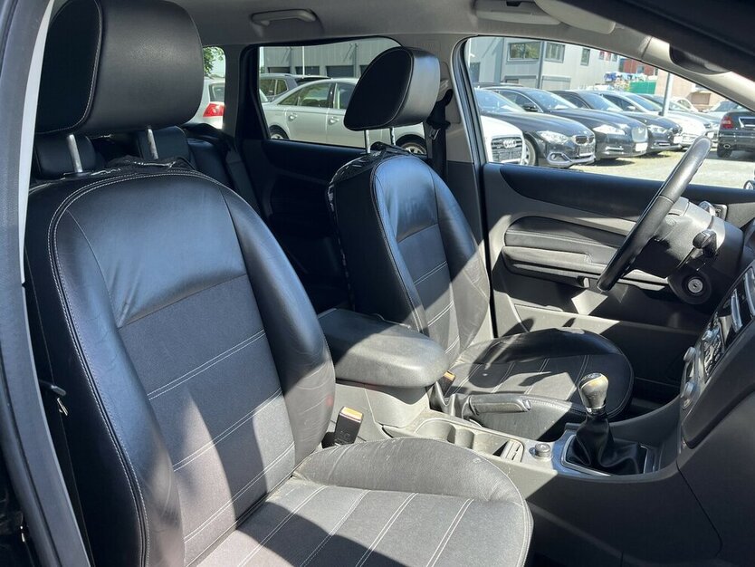 Ford Focus Titanium / LPG / Sitzheizung / Xenon / AHK 299.000 km 3.990 € Mönchengladbach 41066