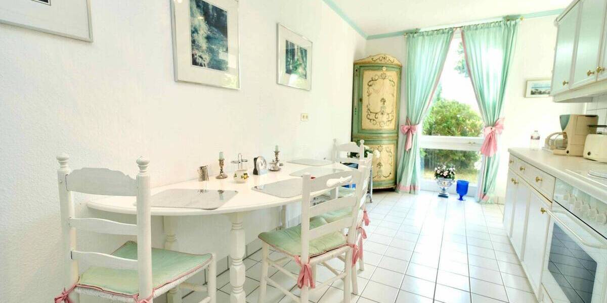 Traumhafte 122 m² Erdgeschosswohnung mit großzügigem Garten, Terrasse und TG Platz in Büderich 3 zimmer