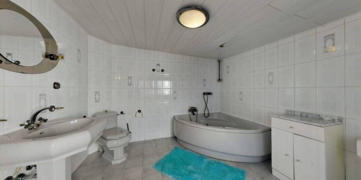 Reihenmittelhaus Mönchengladbach Eicken - 8 Zimmer, 181 m&sup2;, 249.000&euro; | Angebot:26820568
