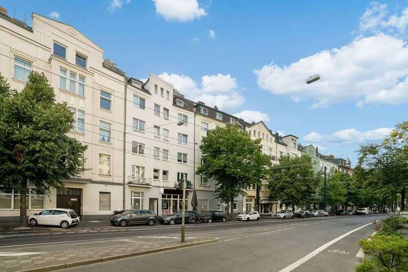 Wohnung zum Kaufen in Düsseldorf 230.000 € 68.68 m²