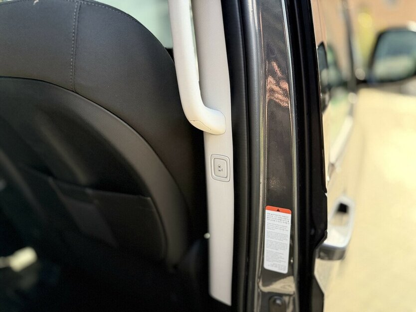 Hyundai Staria / 9 Sitze / El.Türen / 360° Kamera / PANO 20.000 km 42.990 € Mönchengladbach 41066