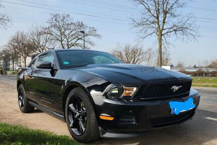 Ford Mustang 103.000 km 14.700 &euro; Düsseldorf 40221