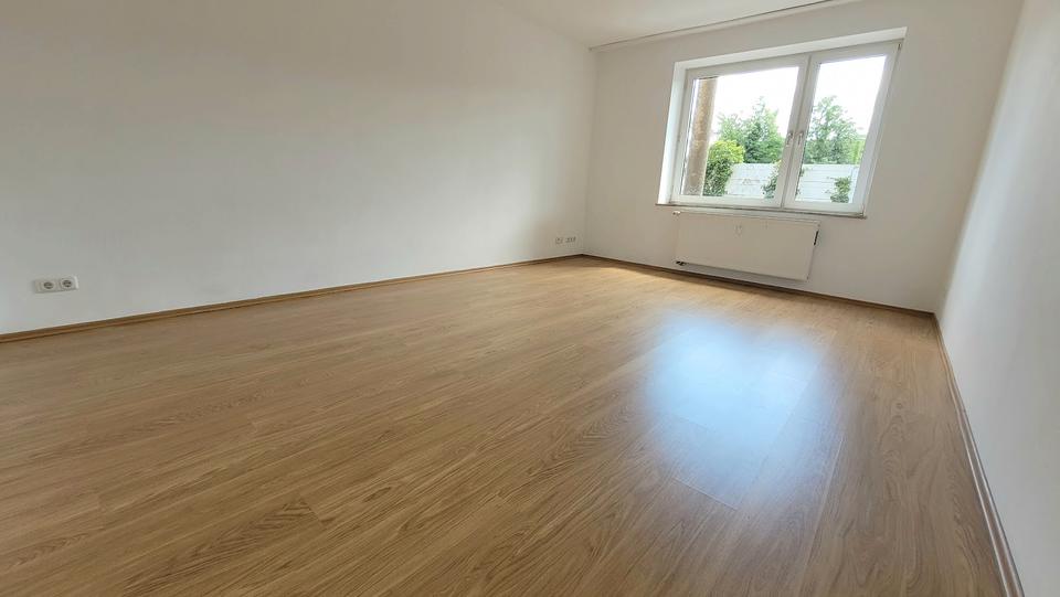 Erdgeschoßwohnung Essen Stadtbezirk III - 2 Zimmer, 68 m&sup2;, 549&euro; | Angebot:23715590