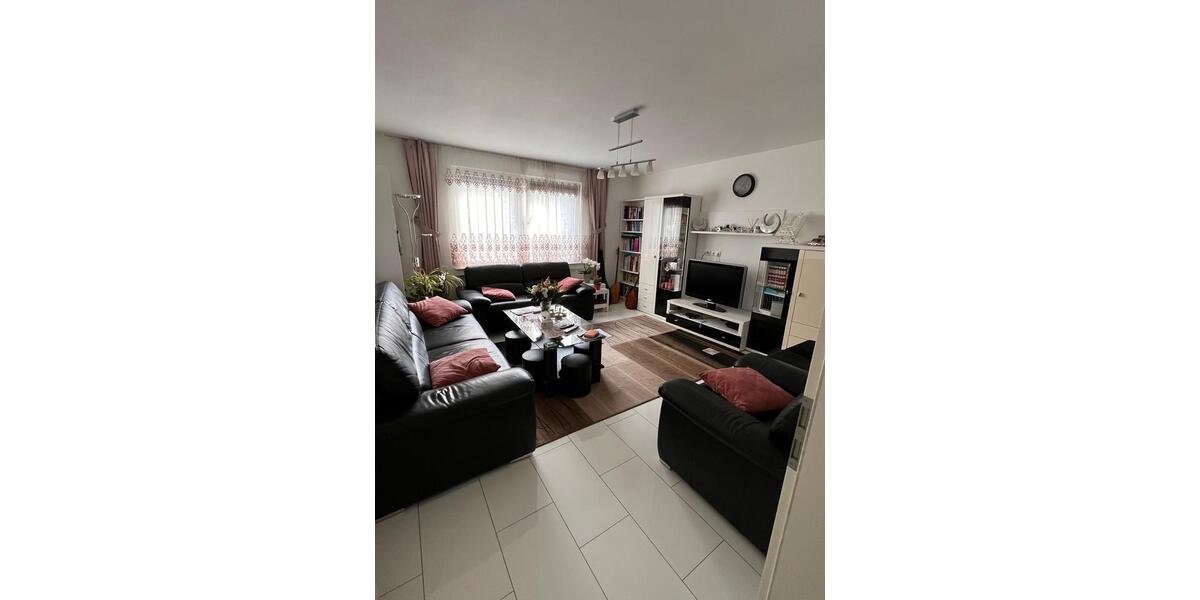 Etagenwohnung mit eigener Garten und Stellplatz 3.5 zimmer