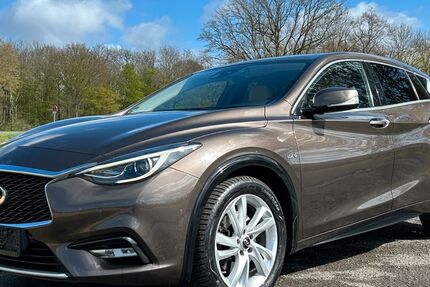 INFINITI Q30 134.000 km 12.490 &euro; Neukirchen-Vluyn 47506