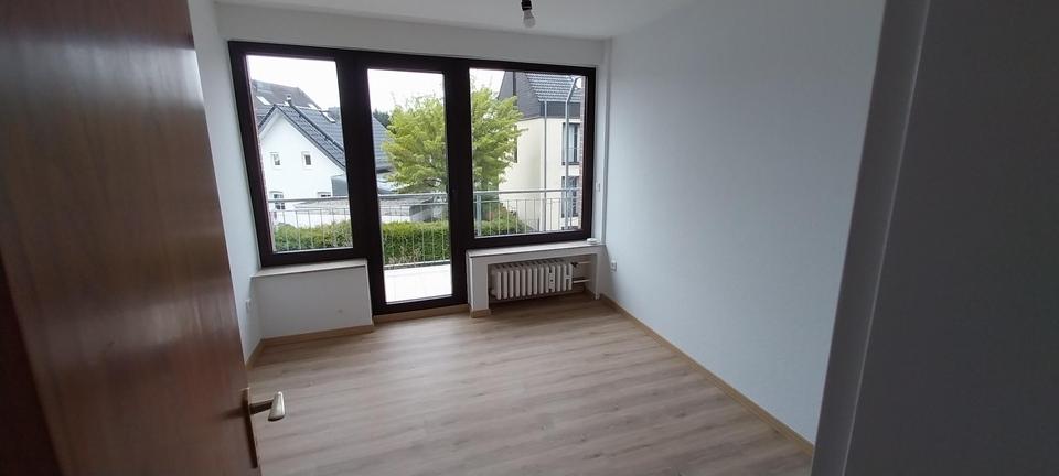 Etagenwohnung Leverkusen Schlebusch - 3 Zimmer, 100 m&sup2;, 950&euro; | Angebot:26287797