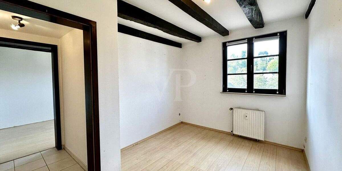 3-Zimmer-Altbau mit Terrasse und Privatzugang 3 zimmer