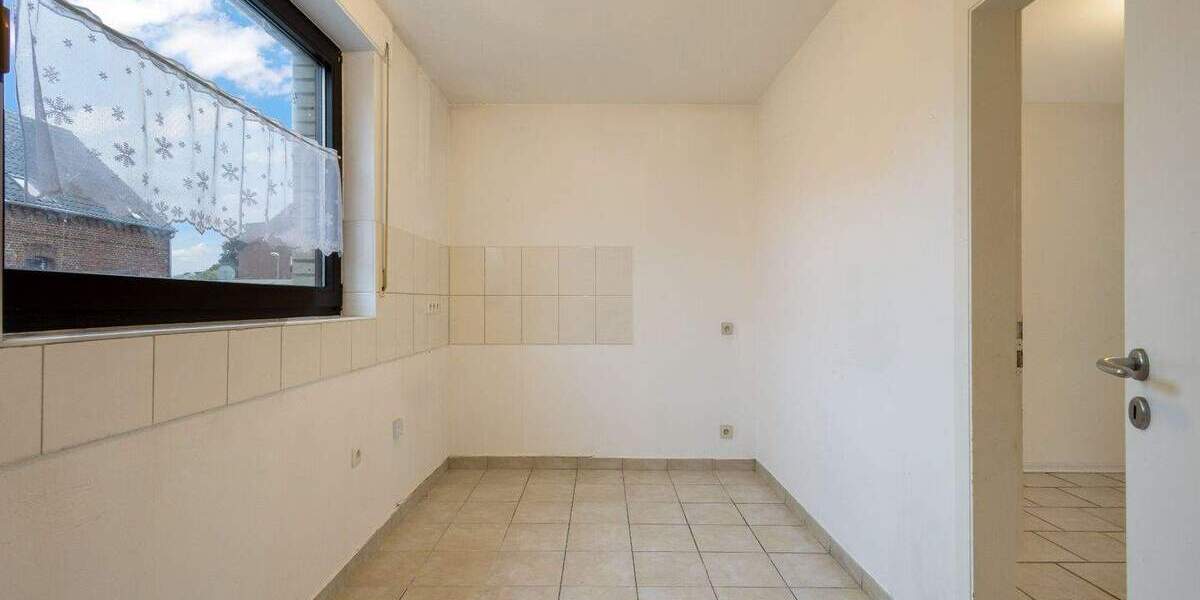 Reihenmittelhaus mit viel Potenzial in Neuss-Grefrath 4 zimmer