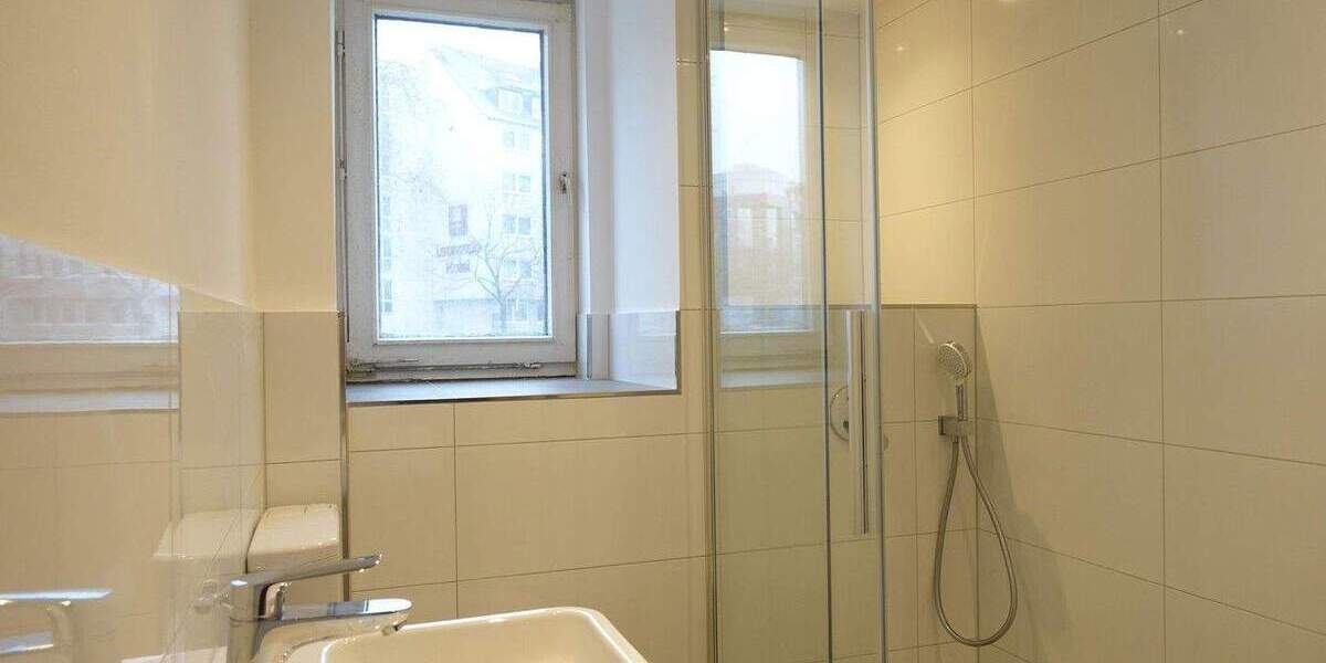 Umfassend sanierte 2-Zimmer-Stadtwohnung in zentraler Lage - mit Tiefgaragenstellplatz 2 zimmer