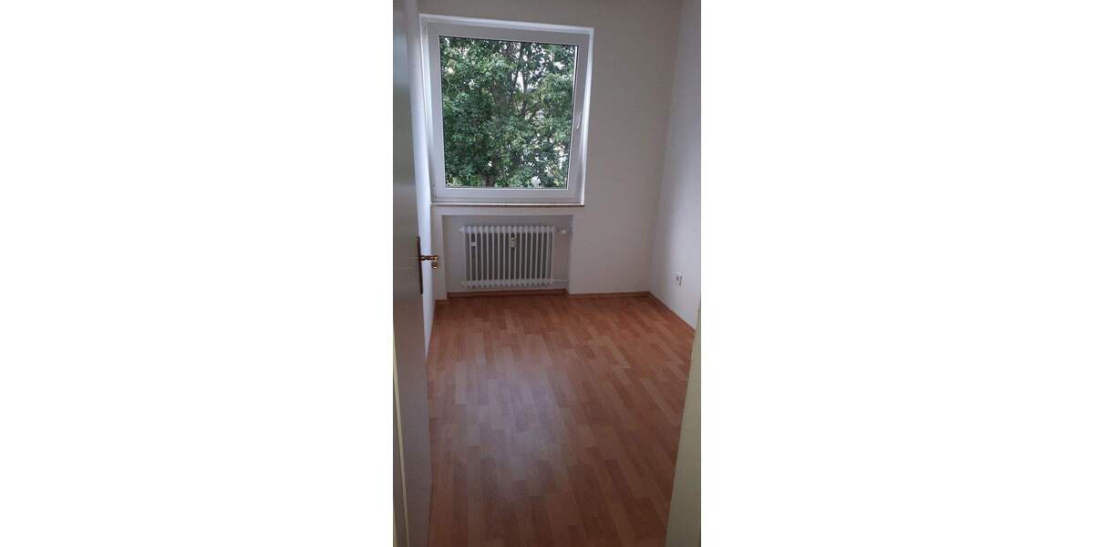 MFH Ratingen Mitte, 14 Wohnungen 790 qm Wfl., 6 Garagen, 3 Stellplätze zimmer