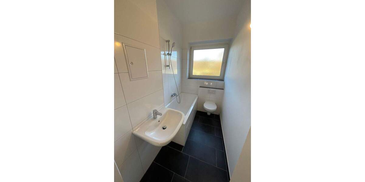 Etagenwohnung Wuppertal Barmen - 4 Zimmer, 94 m&sup2;, 759&euro; | Angebot:25701008