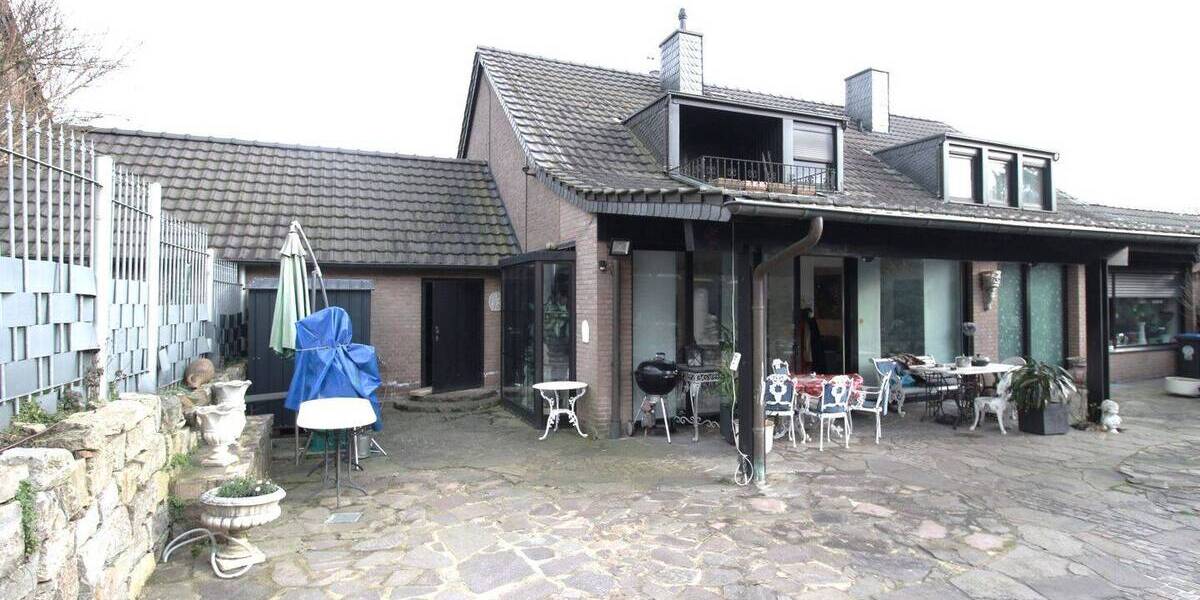 Mehrfamilienhaus, Wohnhaus Düsseldorf Hubbelrath - 7 Zimmer, 237 m&sup2;, 870.000&euro; | Angebot:26417364
