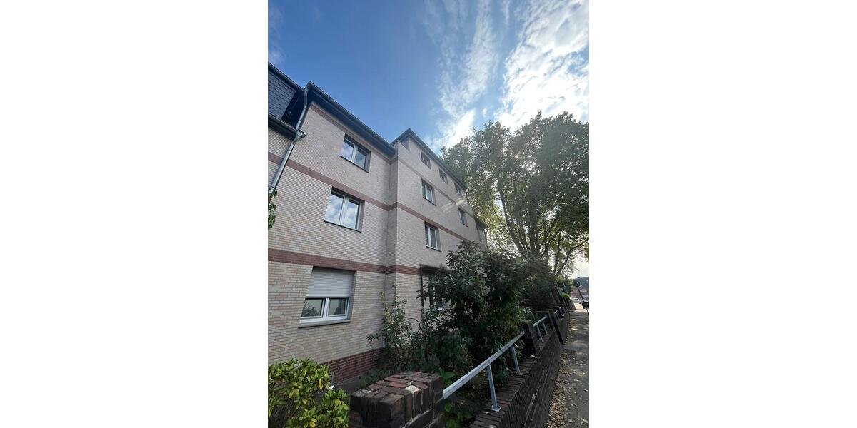 Großzügige 3,5 Zimmer-Wohnung im DG zu vermieten! 3.5 zimmer