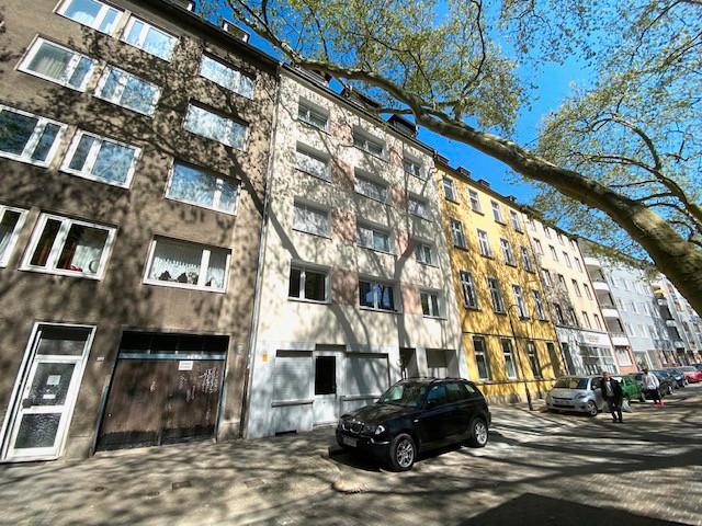 Stellplatz im Innenhof Eisenstr. 102 zimmer