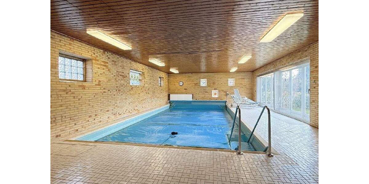 TOLLES ANWESEN MIT SCHWIMMBAD IN KREFELD-KLIEDBRUCH! 9 zimmer