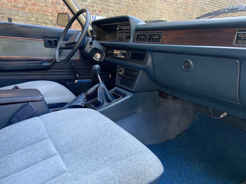 Mazda 929 II 190.000 km 8.300 € Düsseldorf 40213