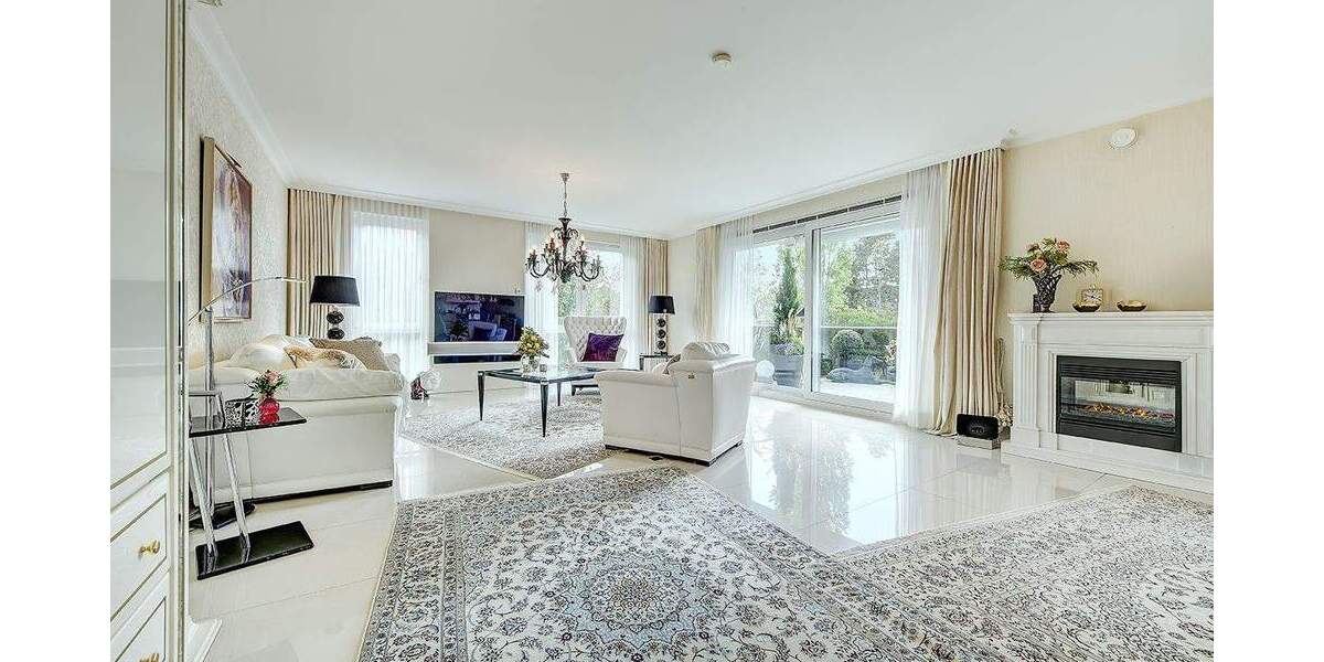 Luxuriöse, Lichtdurchflutete Wohnung mit 2 Terrassen und 2 TG-Plätzen 5 zimmer