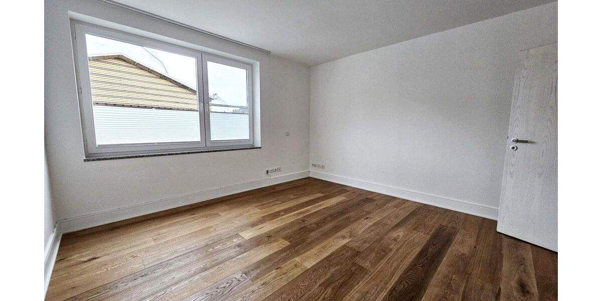 Hochwertige Komfortzone im Herzen von Ohligs mit Aufzug, Einbauküche, Garage 3 zimmer