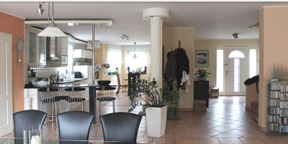 Freistehendes, modernes EinZweifamilienhaus in Krefeld-Fischeln! 8 zimmer