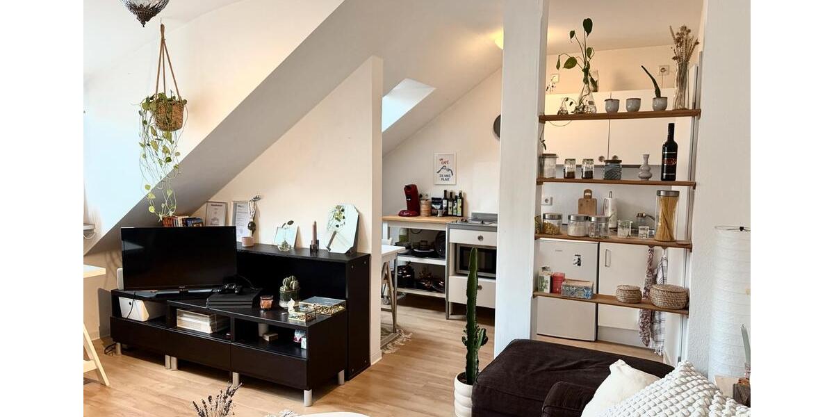 Dachgeschoßwohnung Düsseldorf Stadtbezirk 9 - 1 Zimmer, 33 m&sup2;, 460&euro; | Angebot:26153548