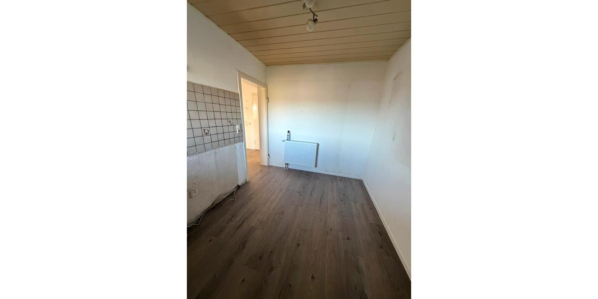 3-Zimmer-Wohnung mit Balkon, Garten & Keller in Kleinenbroich 3 zimmer