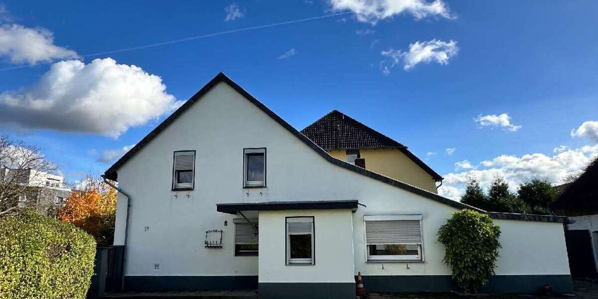 Haus zum Kaufen in Leverkusen 614.000 € 162 m² 8 zimmer