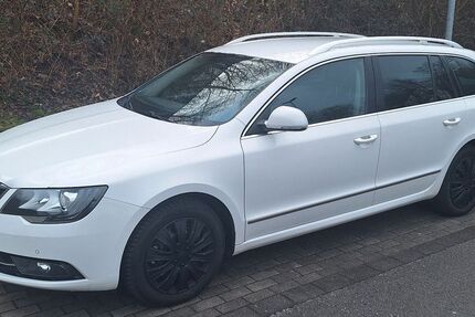 Skoda Superb 261.000 km 8.900 &euro; Remscheid 42855