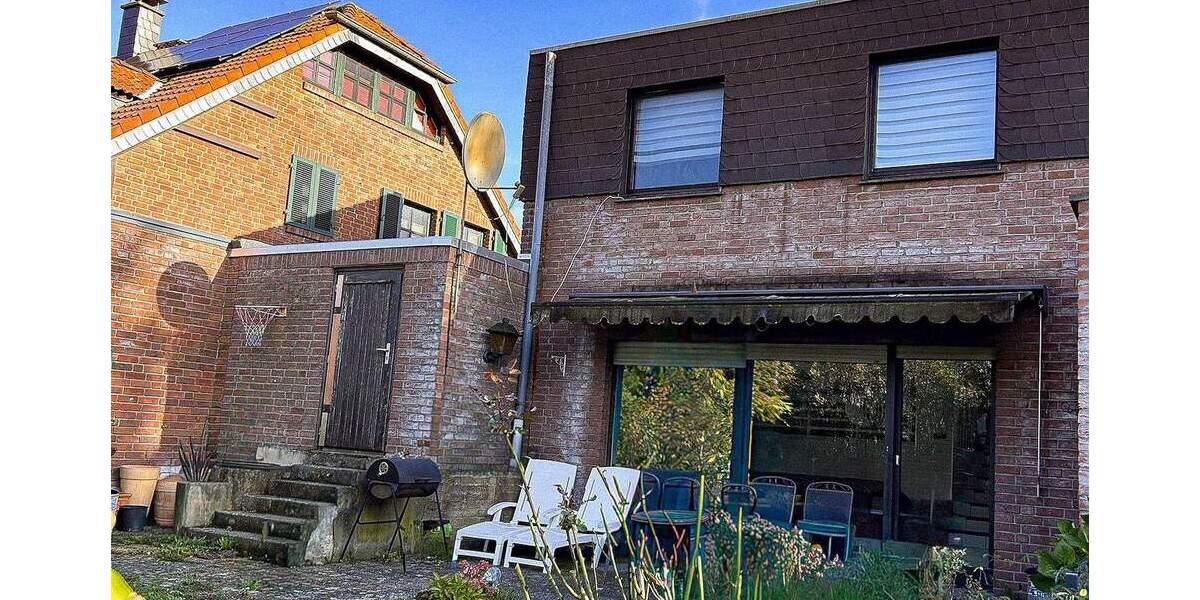 REDUZIERT - Split-Level-Doppelhaushälfte in besonderer Lage von Krefeld-Verberg 4 zimmer