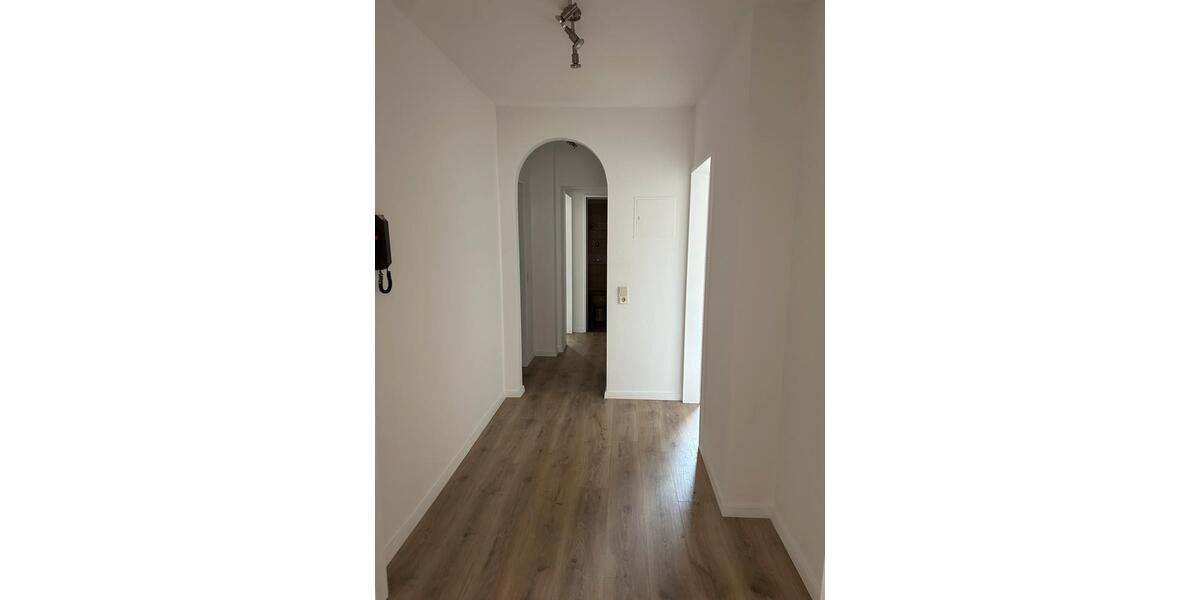 Helle bezugsfreie Eigentumswohnung im Wasserviertel mit Balkon 2 zimmer